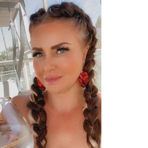 Meet your Posher, Vicky